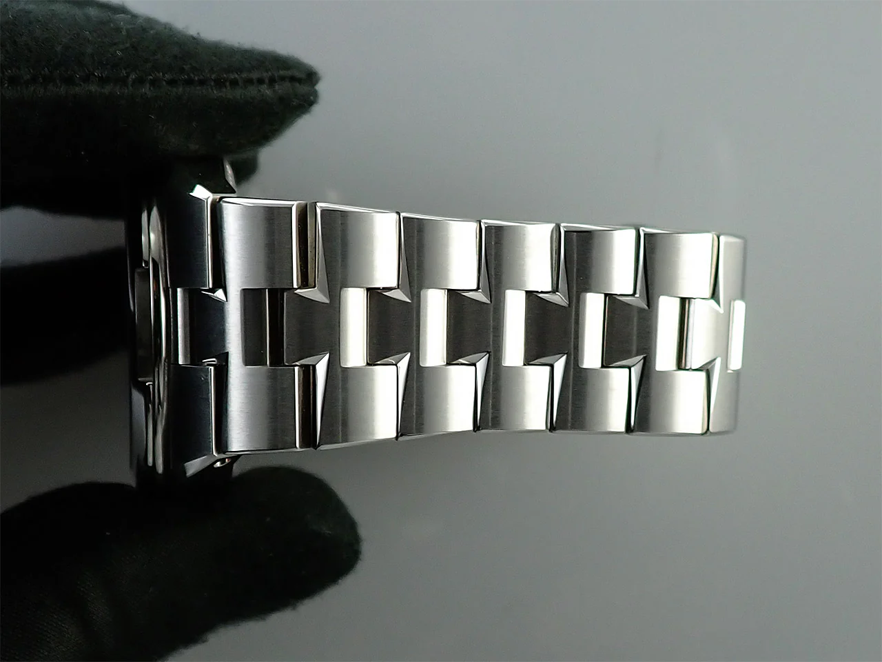 ヴァシュロンコンスタンタン オーヴァーシーズ Ref.4500V/110A-B128 ブルー文字盤 美品 RFMLAM95 - Image 9
