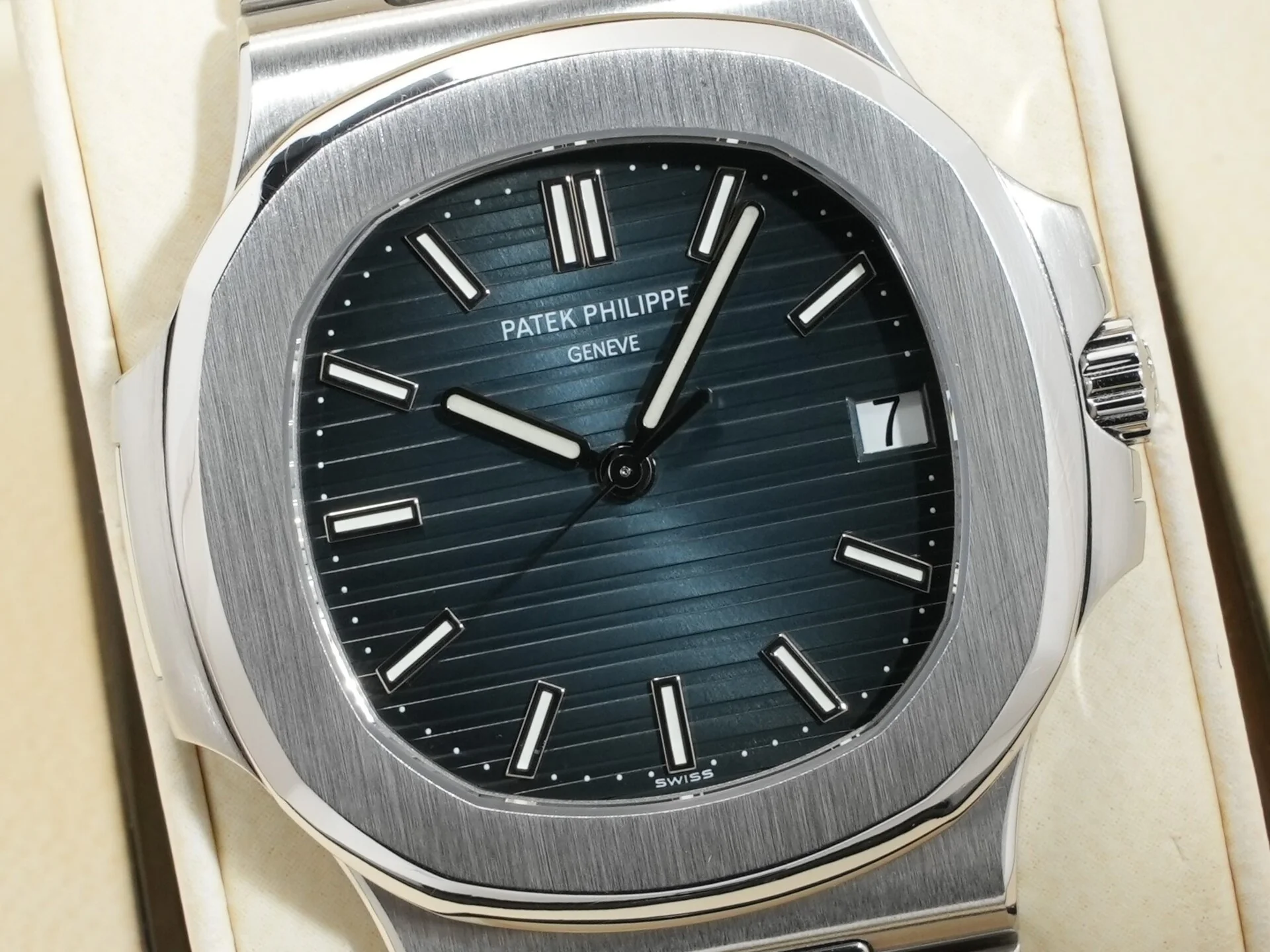 パテックフィリップ ノーチラス Ref.5711/1A-001 ステンレススチール ブルー文字盤 - Image 3