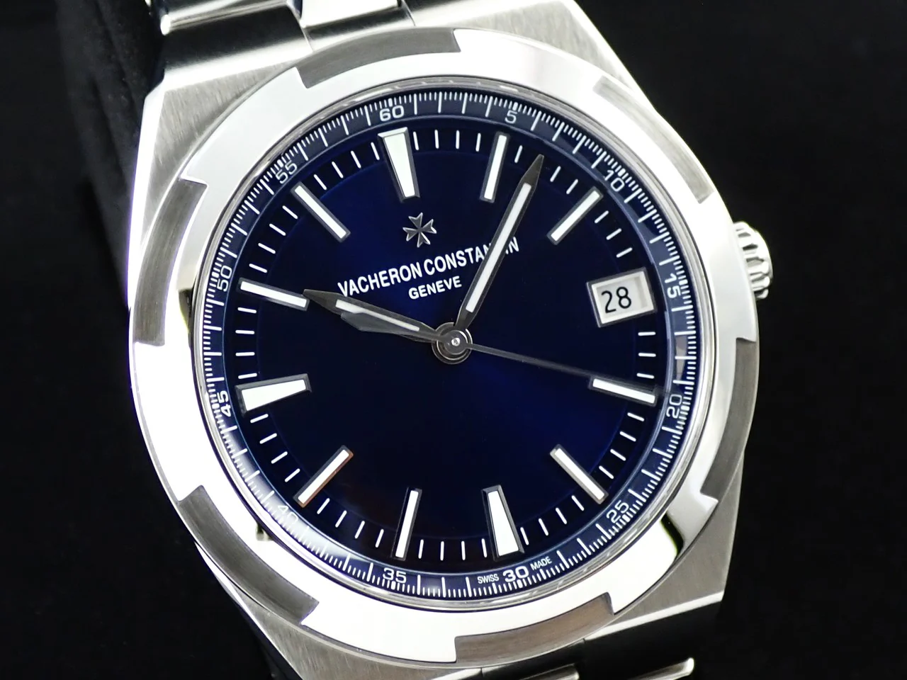 ヴァシュロンコンスタンタン オーヴァーシーズ Ref.4500V/110A-B128 ブルー文字盤 中古 S7276353 - Image 3