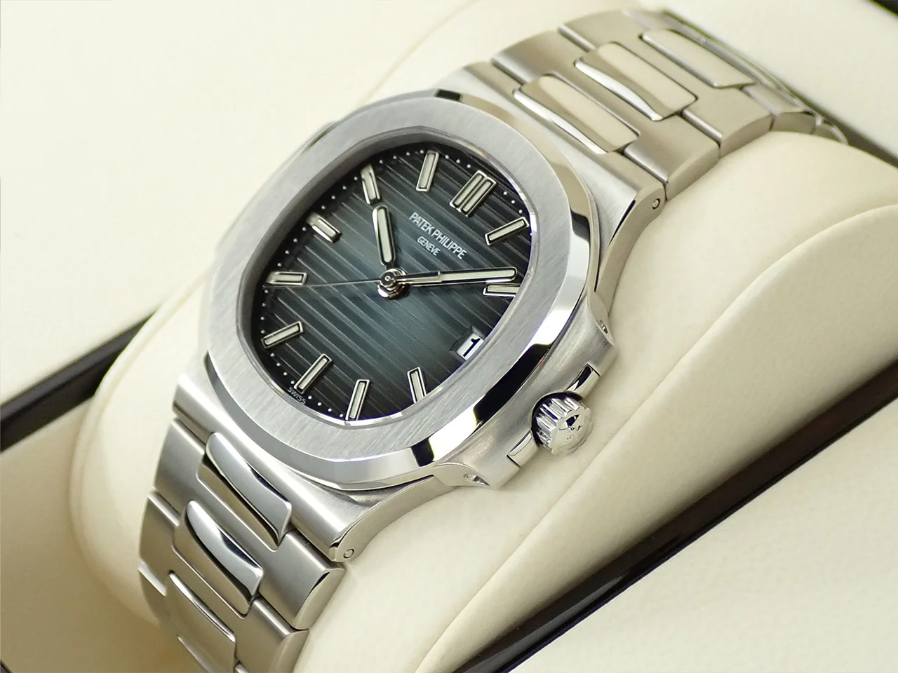 パテックフィリップ ノーチラス Ref.5800/1A-001 ステンレススチール ブルー文字盤 - Image 4
