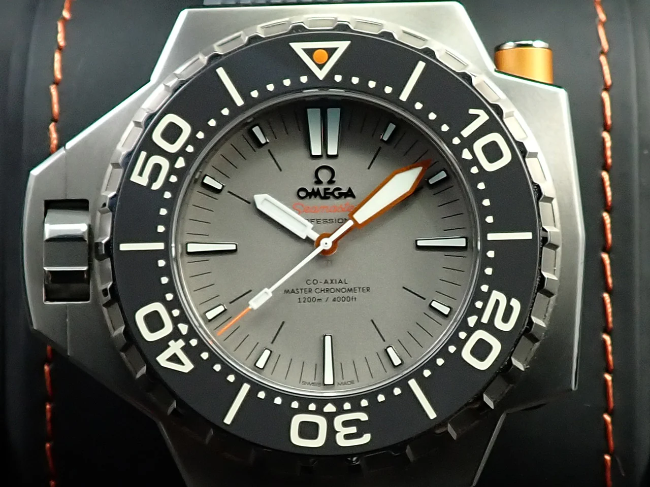 オメガ シーマスター プロプロフ 1200M コーアクシャル マスタークロノメーター Ref.227.90.55.21.99.001 グレー文字盤 極美品 SVT77F5X - Image 2