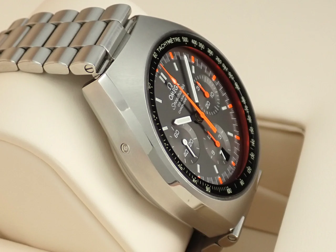 オメガ スピードマスター MARK I I コーアクシャル クロノメーター クロノグラフ Ref.327.10.43.50.06.001 グレー文字盤 中古 T031C793 - Image 4