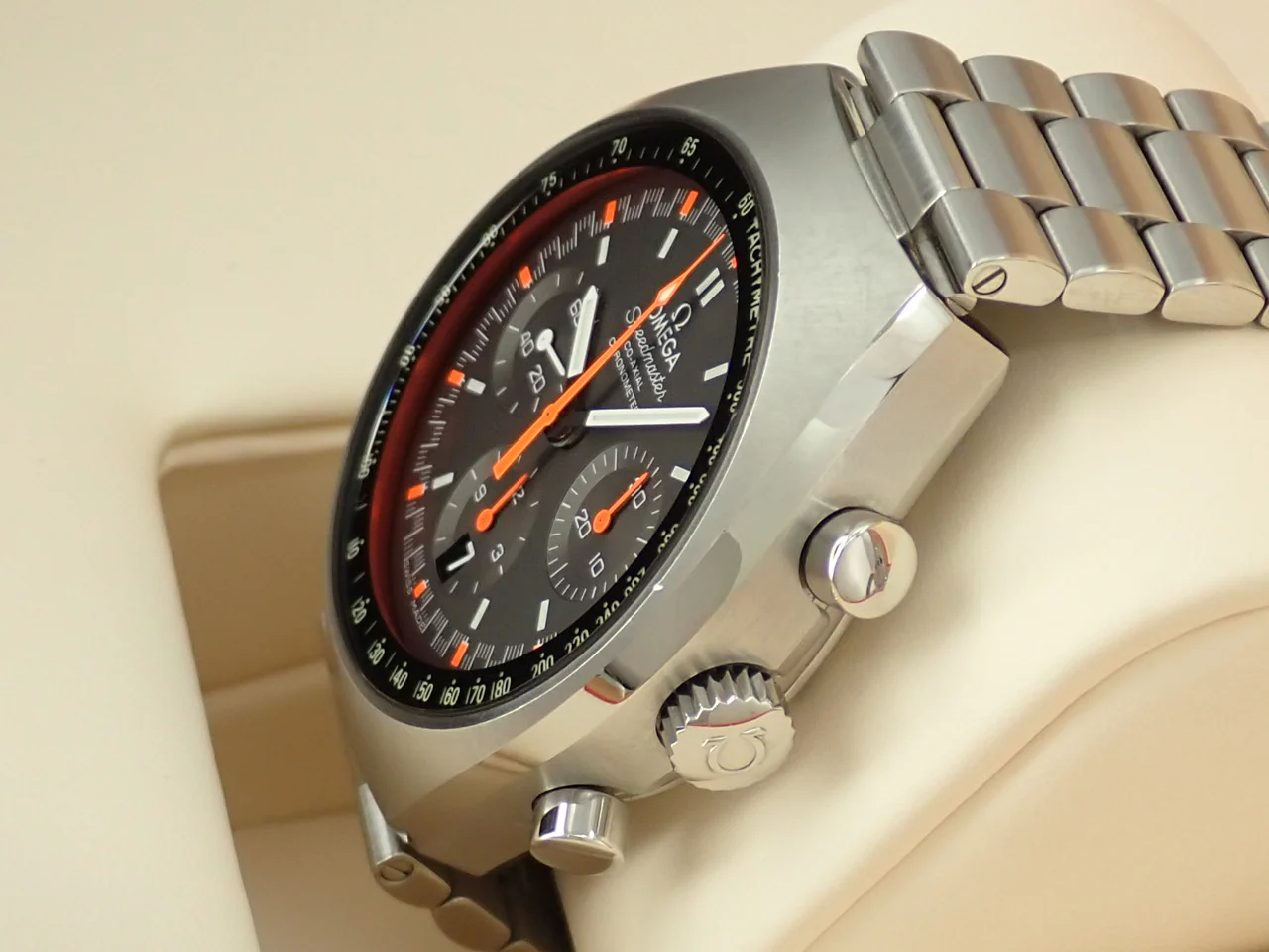 オメガ スピードマスター MARK I I コーアクシャル クロノメーター クロノグラフ Ref.327.10.43.50.06.001 グレー文字盤 中古 T031C793 - Image 5