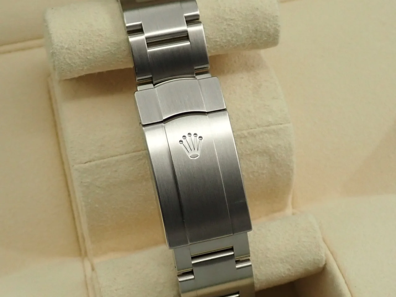 ロレックス オイスターパーペチュアル41 Ref.124300 ステンレススチール コーラルレッド文字盤 - Image 4
