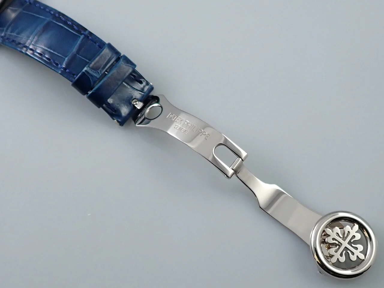パテックフィリップ アニュアルカレンダー Ref.5205G-013 ホワイトゴールド ブルーブラックグラデーション文字盤 - Image 8