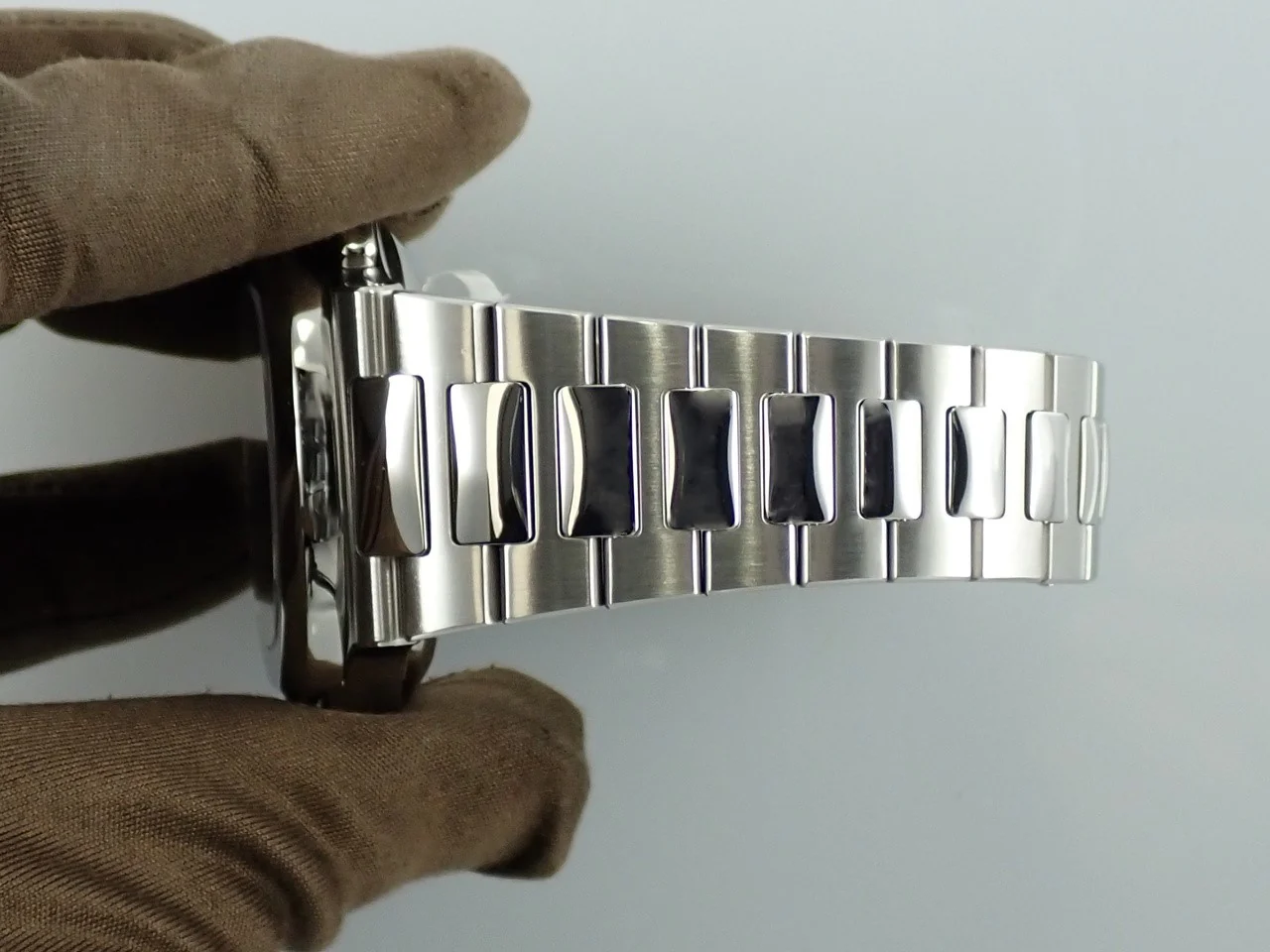 パテックフィリップ ノーチラス トラベルタイム クロノグラフ Ref.5990/1A-001 ステンレススチール ブラックグラデーション文字盤 - Image 9