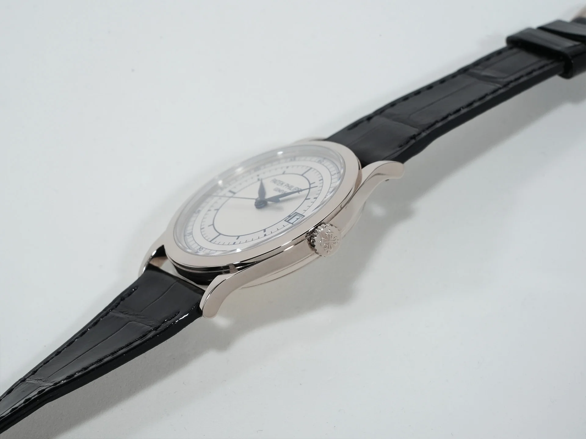 パテックフィリップ カラトラバ Ref.5296G-001 ホワイトゴールド シルバー文字盤 中古 urqny6ti - Image 4