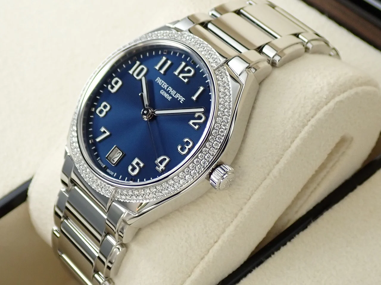パテックフィリップ Twenty-4 Ref.7300/1200A-001 ステンレススチール ブルーソレイユ文字盤 - Image 4