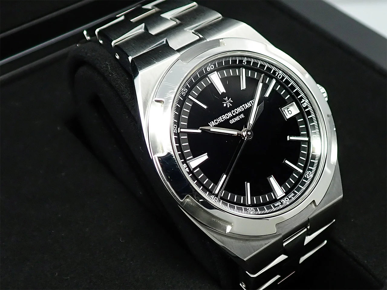 ヴァシュロンコンスタンタン オーヴァーシーズ Ref.4500V/110A-B483 ブラック文字盤 中古 V1S81184 - Image 5