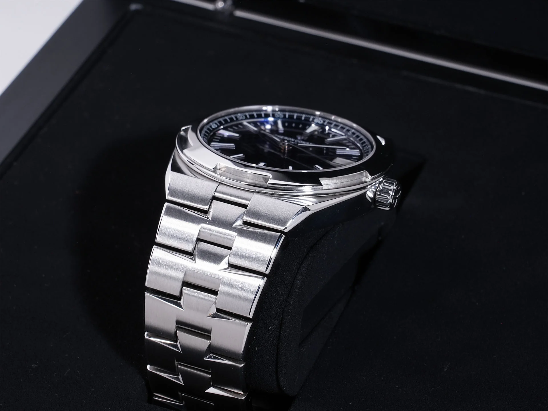 ヴァシュロンコンスタンタン オーヴァーシーズ Ref.4500V/110A-B128 SS ブルー文字盤 中古 vbexkiri - Image 6