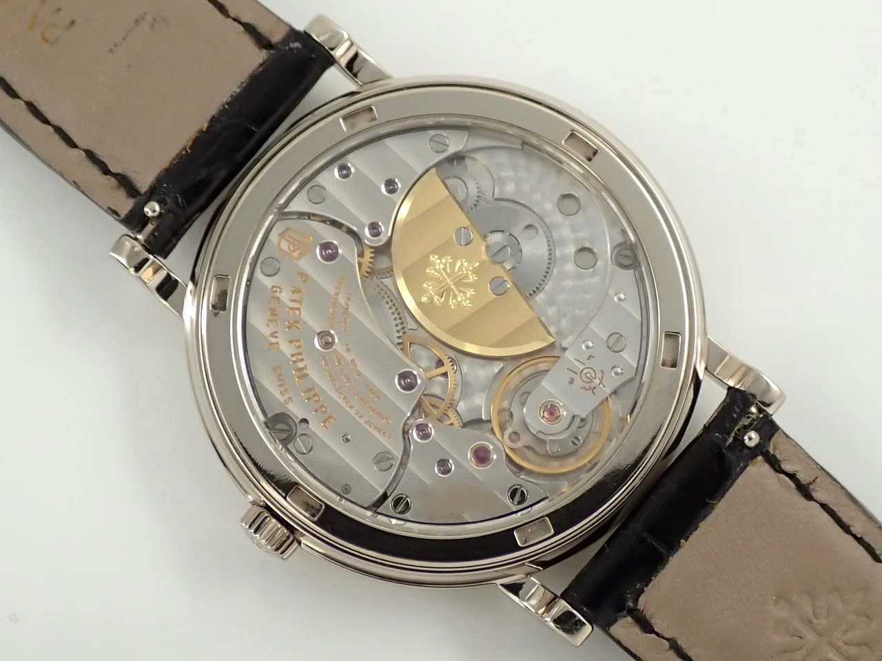 パテックフィリップ カラトラバ Ref.5120G-001 ホワイトゴールド ホワイト文字盤 中古 VUU2Y494 - Image 7