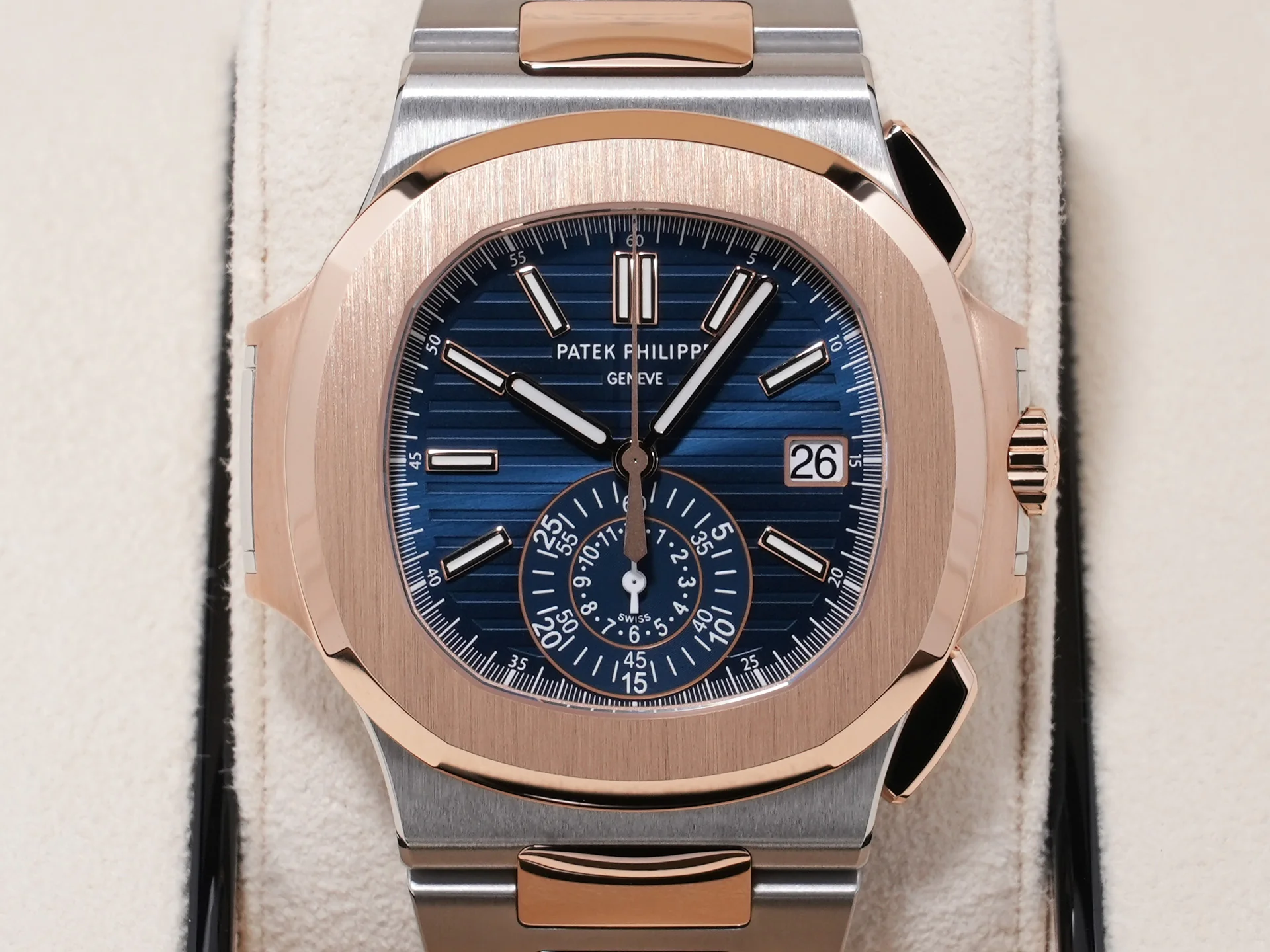 パテックフィリップ ノーチラス クロノグラフ Ref.5980/1AR-001 ステンレススチール/ローズゴールド ブルー文字盤 未使用 vwpdx3cg - Image 2