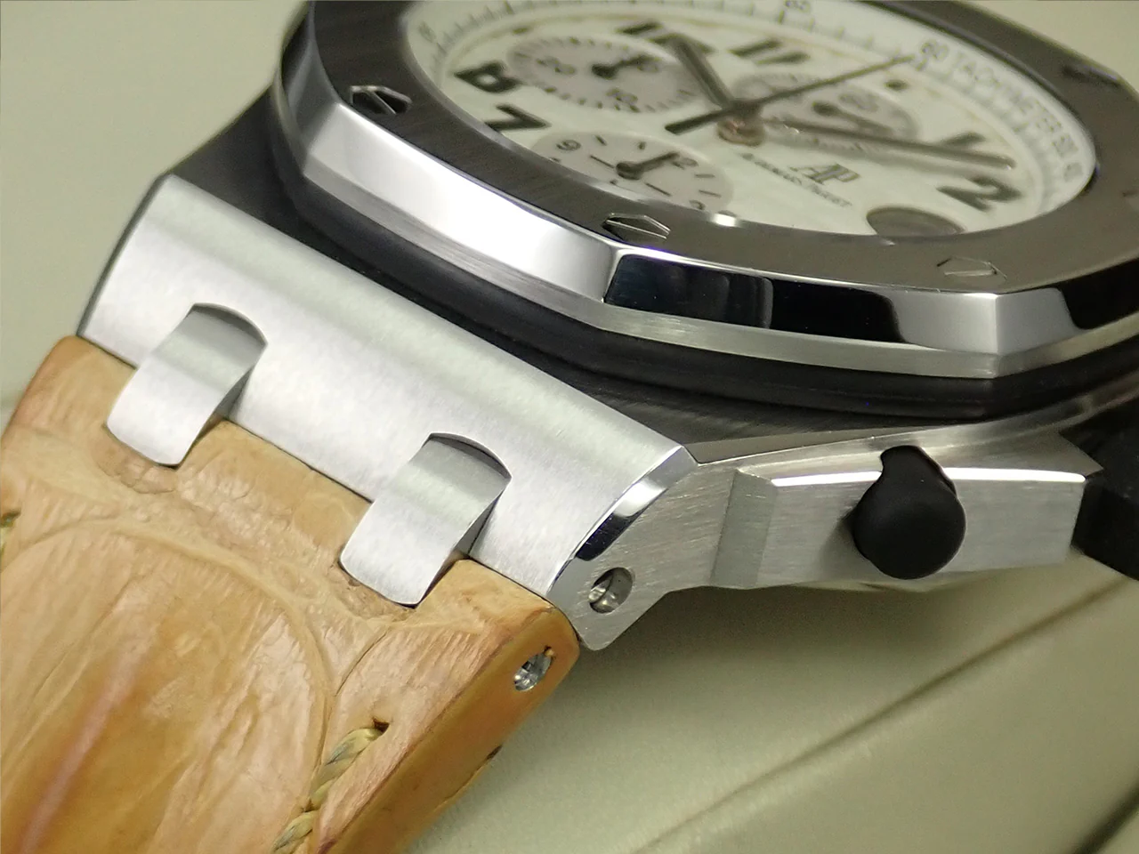 オーデマピゲ ロイヤルオーク オフショア クロノグラフ サファリ Ref.26170ST.OO.D091CR.01 ステンレススチール アイボリー文字盤 - Image 6