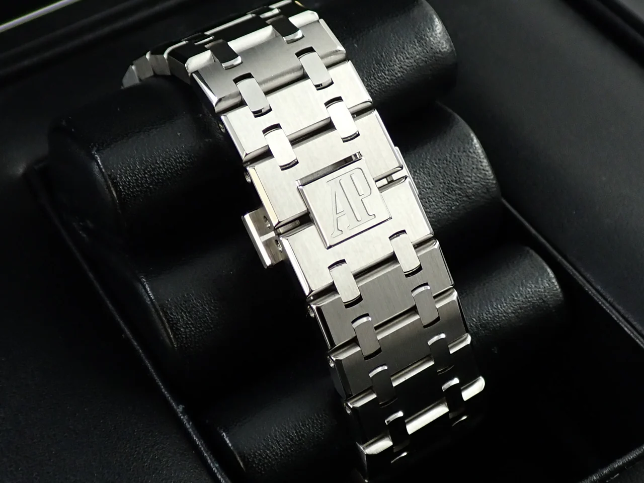 オーデマピゲ ロイヤルオーク Ref.15400ST.OO.1220ST.02 ステンレススチール シルバー文字盤 - Image 8