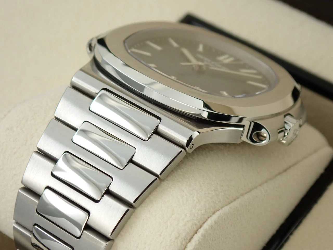 パテックフィリップ ノーチラス Ref.5711/1A-010 ステンレススチール ブルー文字盤 - Image 6