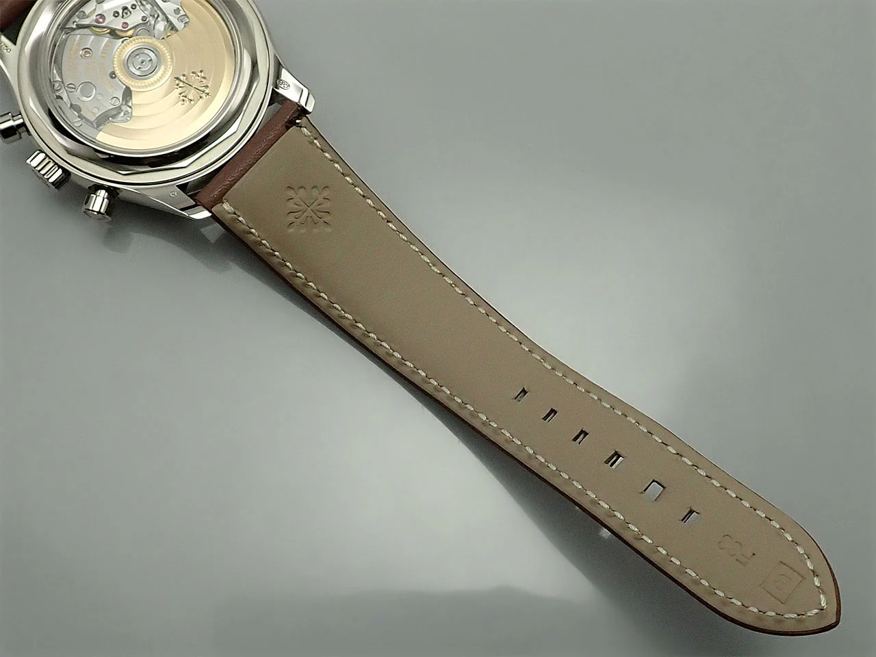 パテックフィリップ アニュアルカレンダー クロノグラフ Ref.5960/01G-001 ホワイトゴールド ブルー文字盤 - Image 10