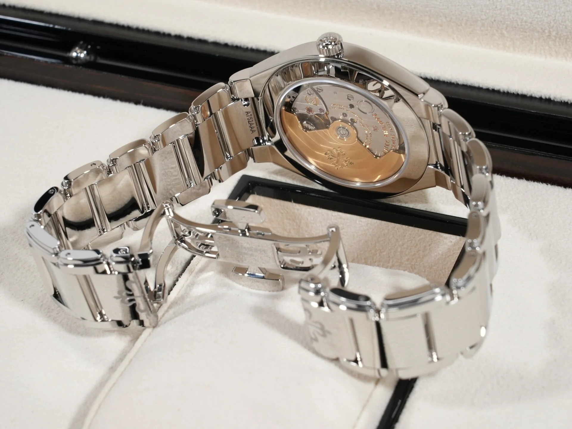 パテックフィリップ Twenty-4 Ref.7300/1200A-011 ステンレススチール オリーブグリーン ソレイユ文字盤 - Image 7
