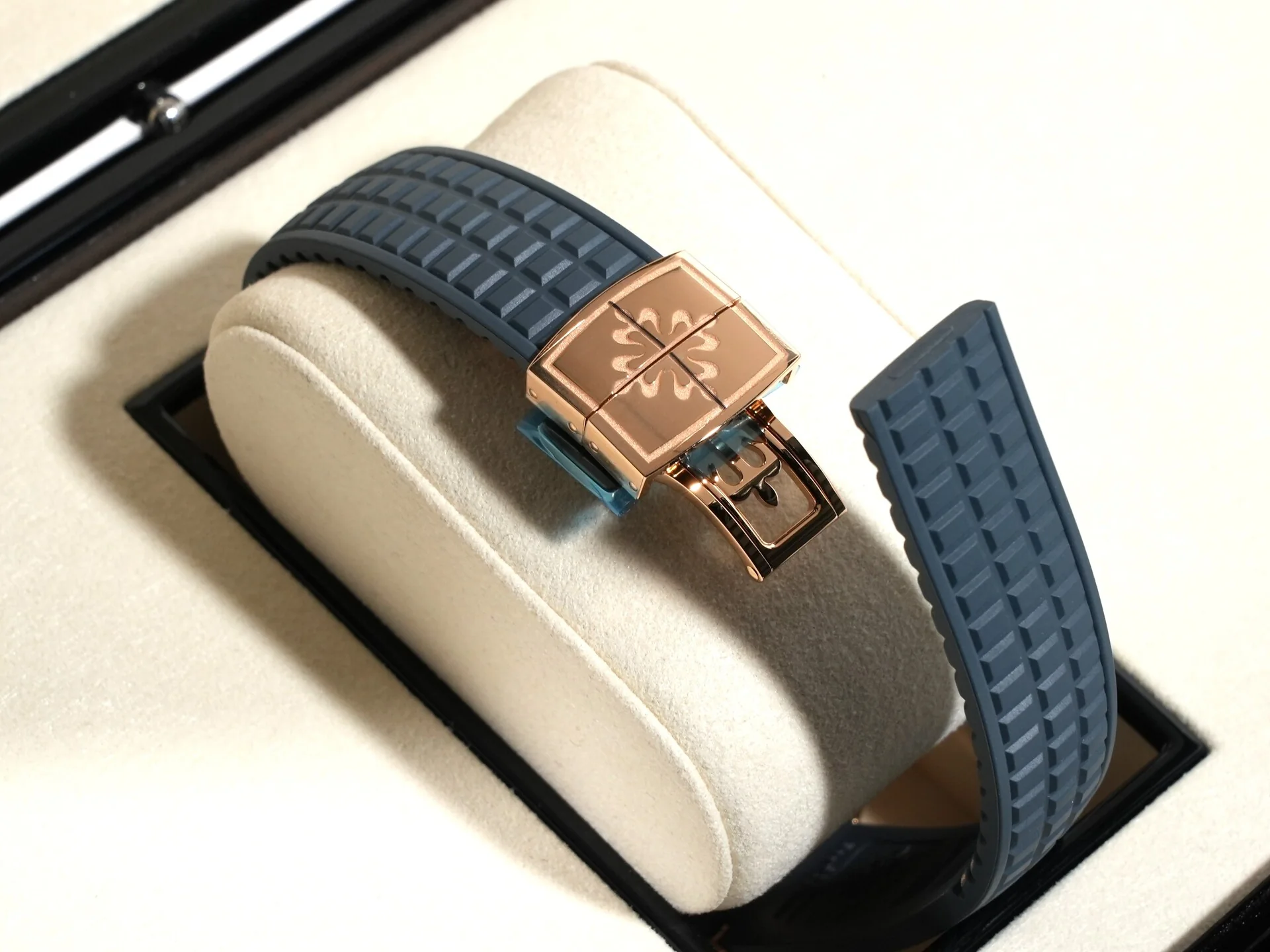 パテックフィリップ アクアノート トラベルタイム Ref.5269R-001 ローズゴールド ブルーグレー文字盤 - Image 6