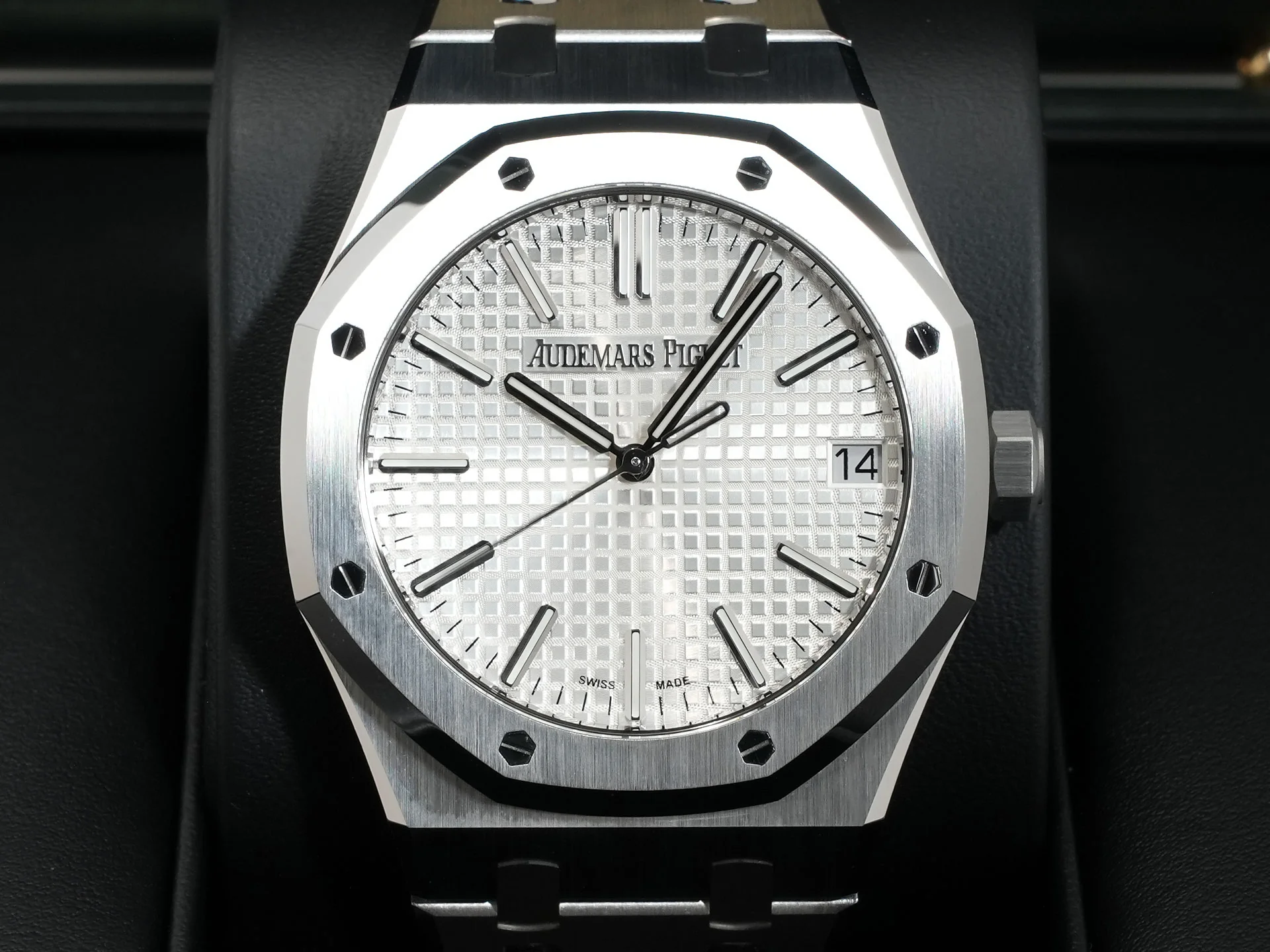 オーデマピゲ ロイヤルオーク 50周年記念 Ref.15510ST.OO.1320ST.03 ステンレススチール シルバー文字盤 - Image 2