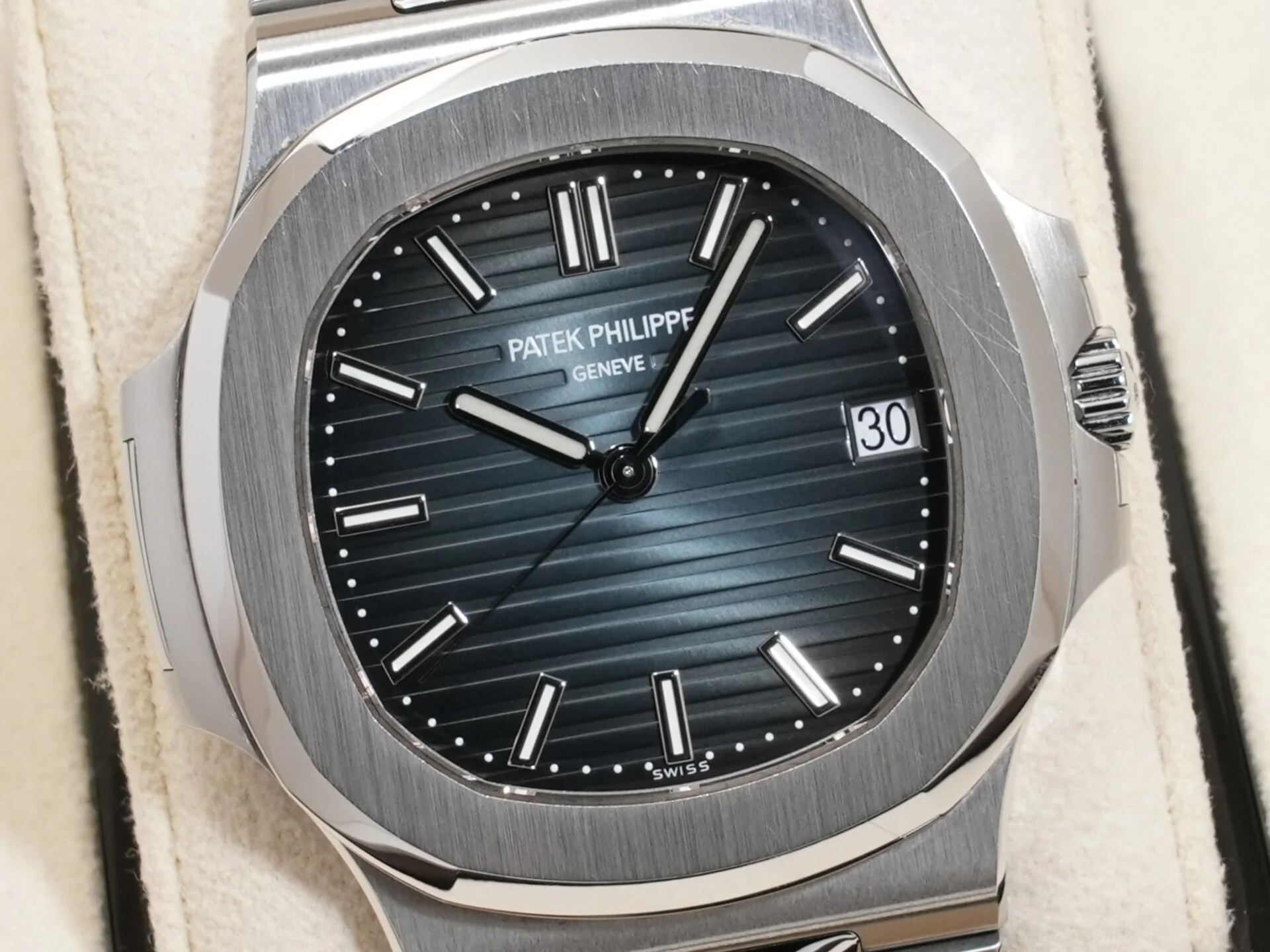 パテックフィリップ ノーチラス Ref.5711/1A-010 ステンレススチール ブルー文字盤 - Image 3