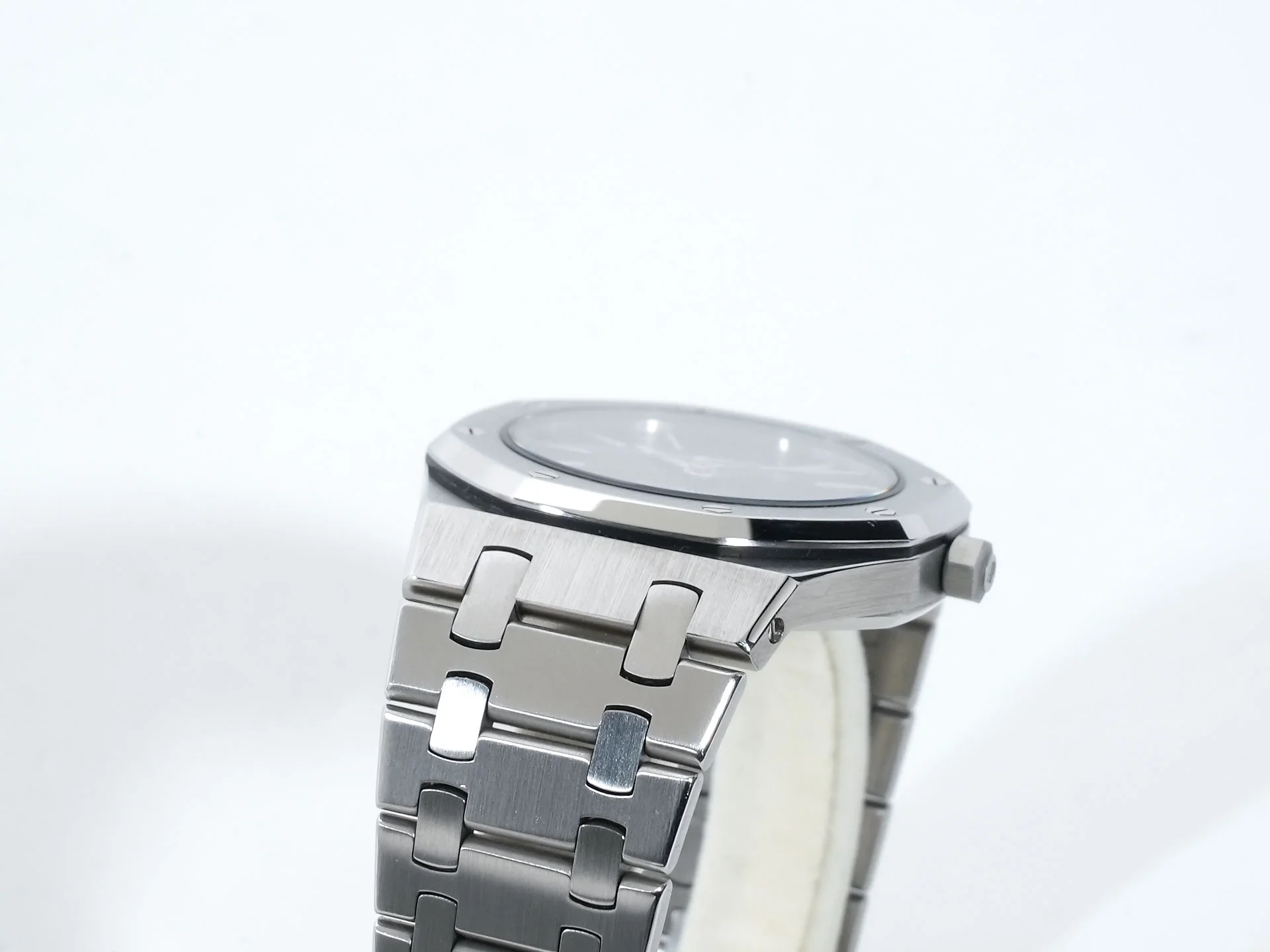 オーデマピゲ ロイヤルオーク Ref.14100ST.OO.0477ST.01 ステンレススチール ブラック文字盤 中古 xgomb77f - Image 6
