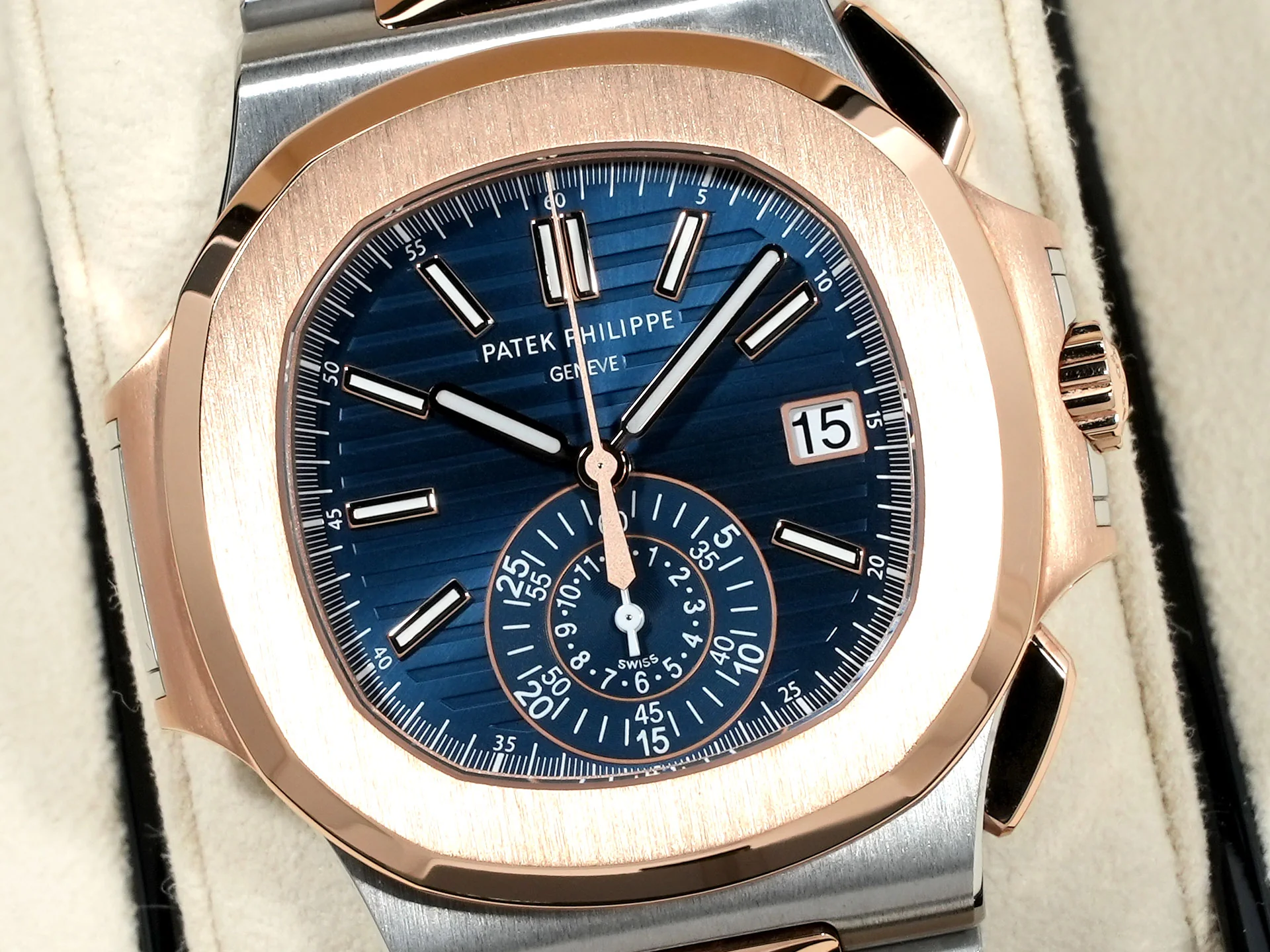 パテックフィリップ ノーチラス クロノグラフ Ref.5980/1AR-001 ステンレススチール/ローズゴールド ブルー文字盤 美品 xp899qt5 - Image 3