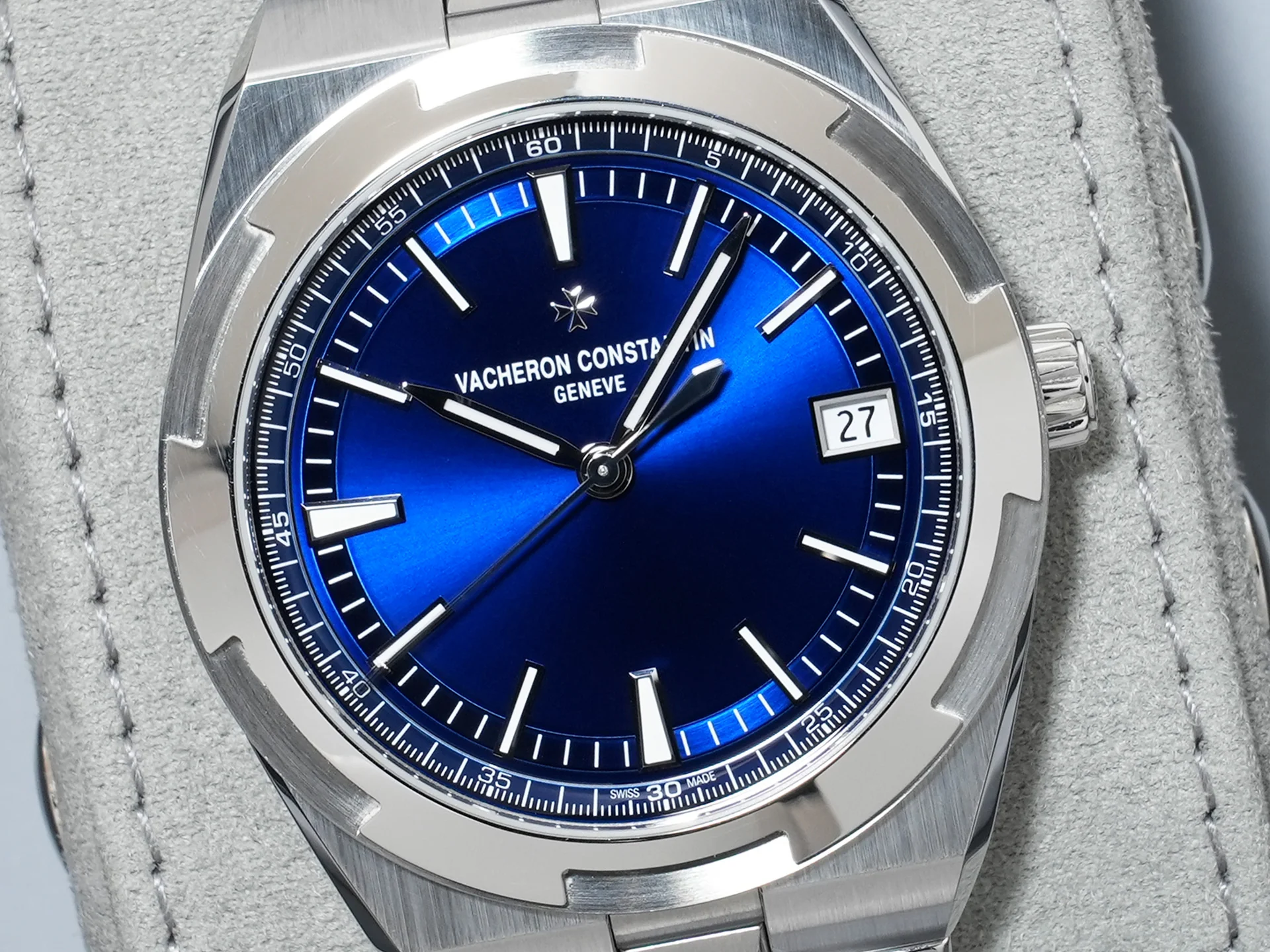 ヴァシュロンコンスタンタン オーヴァーシーズ オートマティック Ref.4520V/210A-B128 ステンレススチール ブルー文字盤 美中古 xtoskyfy - Image 3