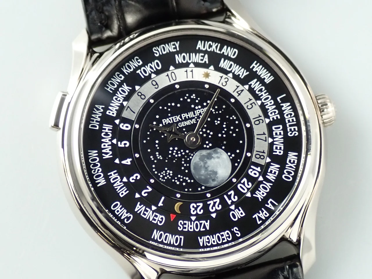 パテックフィリップ コンプリケーション ワールドタイム ムーンフェイズ Ref.5575G-001 ホワイトゴールド ブラック文字盤 - Image 3