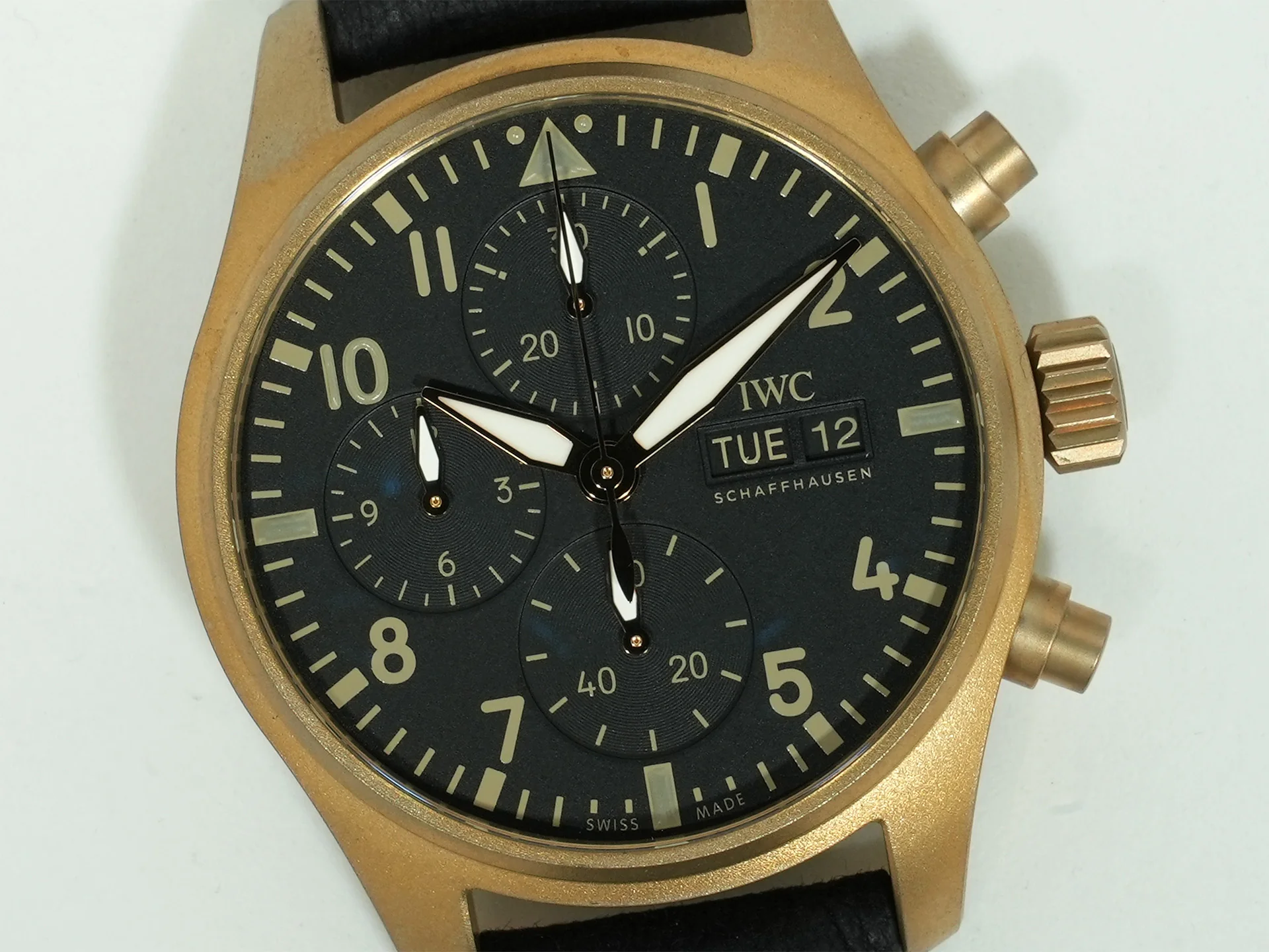IWC パイロット・ウォッチ・クロノグラフ “10イヤーズ・オブ MR PORTER” Ref.IW387907 ブロンズ ブラック文字盤 未使用 yf9wyvaq - Image 3
