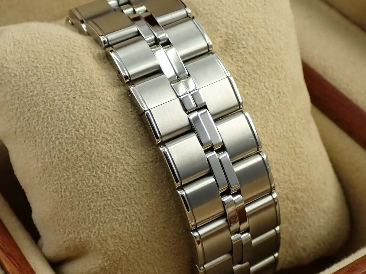 ブレゲ マリーン ラージデイト Ref.5817ST/12/SV0 シルバー文字盤 中古 YW2VZ4UP - Image 7